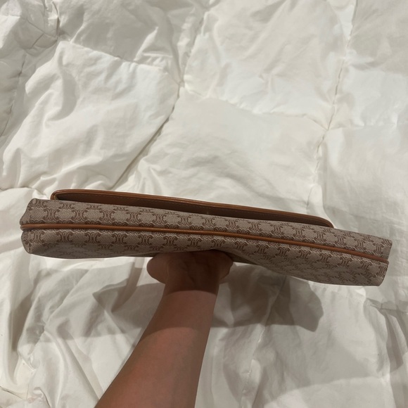 Celine Vtg macadam triomphe fold over clutch - Picture 6 of 16